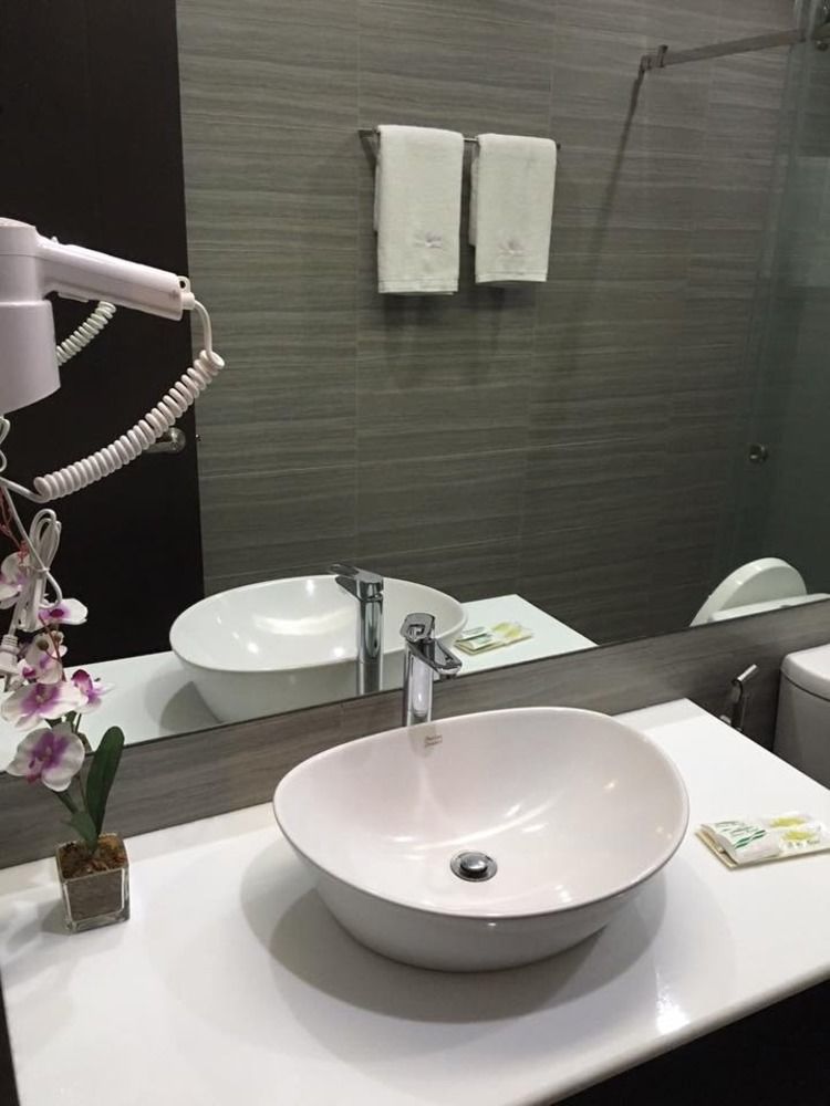 Lenox Hotel Dagupan City Dış mekan fotoğraf